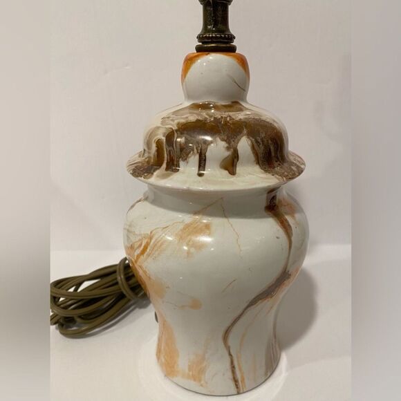 Vintage Mid-Century Marbled Ceramic Table Lamp – Swirl Glaze Accent - Picture 3 of 6